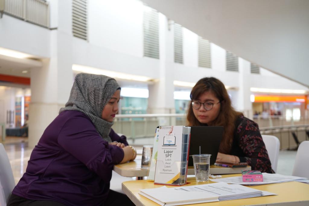 Asistensi langsung petugas pajak terhadap wajib pajak mengenai pelaporan e-Filing