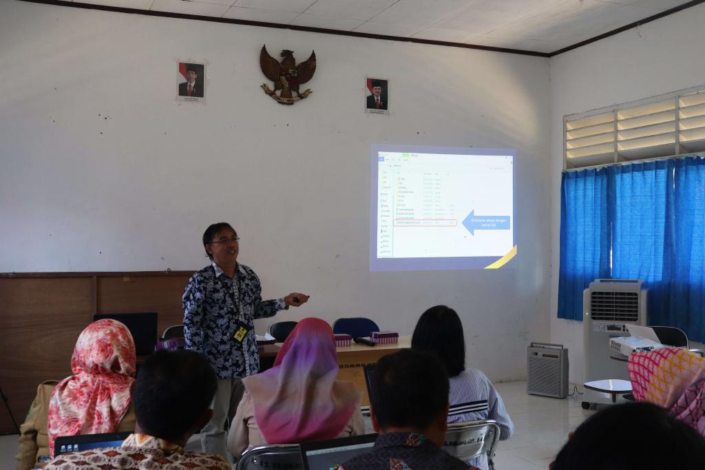 Para peserta tampak antusias belajar bersama agar lebih cakap melaksanakan tugasnya sebagai bendahara