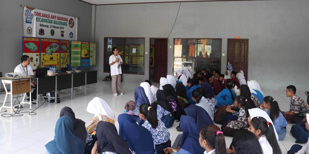 Petugas KP2KP sedang memaparkan materi