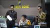 Kapolres dibantu dengan pegawai KPP Pratama Watampone dalam mengisi SPT Tahunan