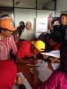 Antrian peserta workshop di meja absen