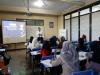 Edukasi Pengisian SPT Tahunan di STIE Madani. In frame, pelaksana P2Humas Agus Sugianto