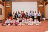 Foto bersama anak yatim piatu